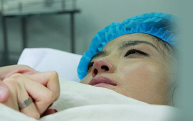 干細胞治療“喚醒”突陷昏迷的年輕媽媽